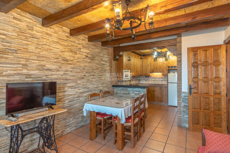 Acogedor Alojamiento Rural en Alpujarra de La Sierra, con piscina y cabina hidromasaje - Imagen 15