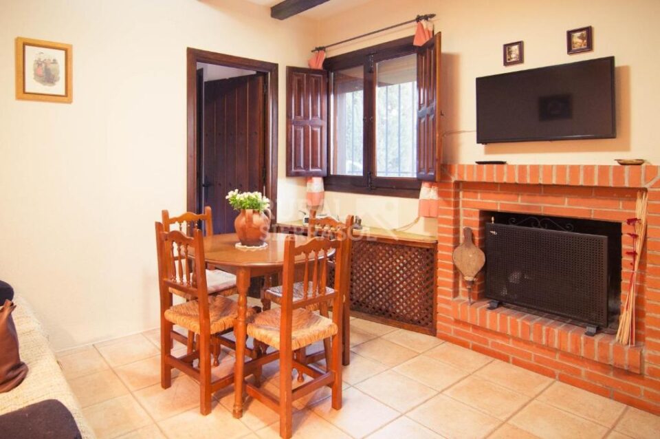 Espléndido Apartamento Rural en Torrejón El Rubio, con piscina y wifi - Imagen 12