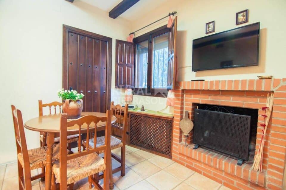 Espléndido Apartamento Rural en Torrejón El Rubio, con piscina y wifi - Imagen 13