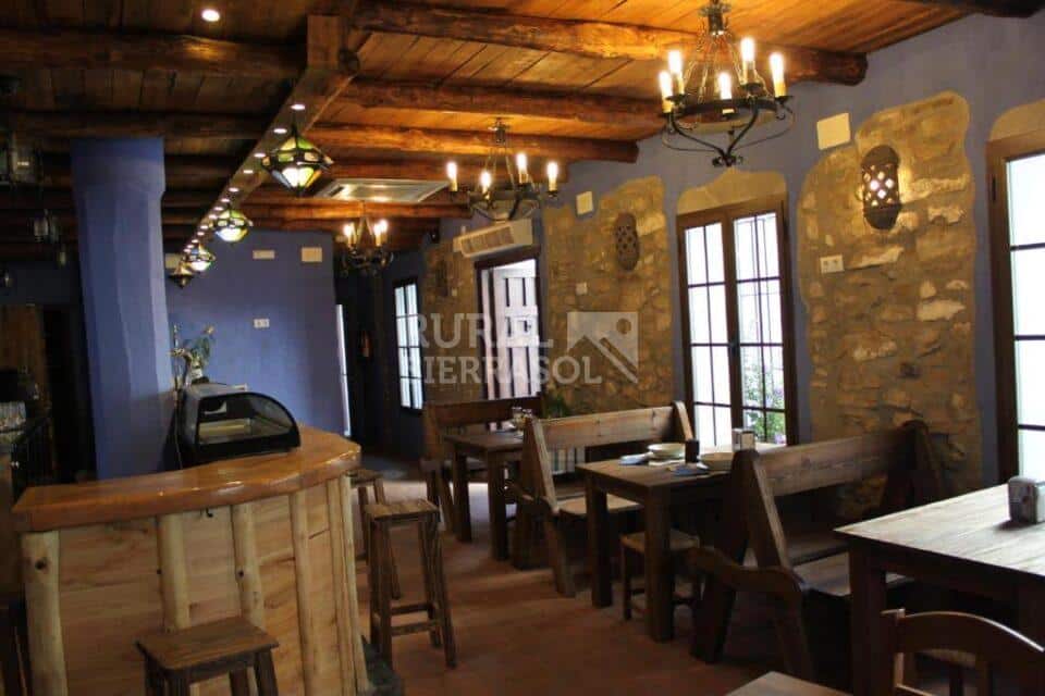 Acogedor Apartamento Rural en Ubrique con chimenea, wi-fi y columna hidromasaje - Imagen 17