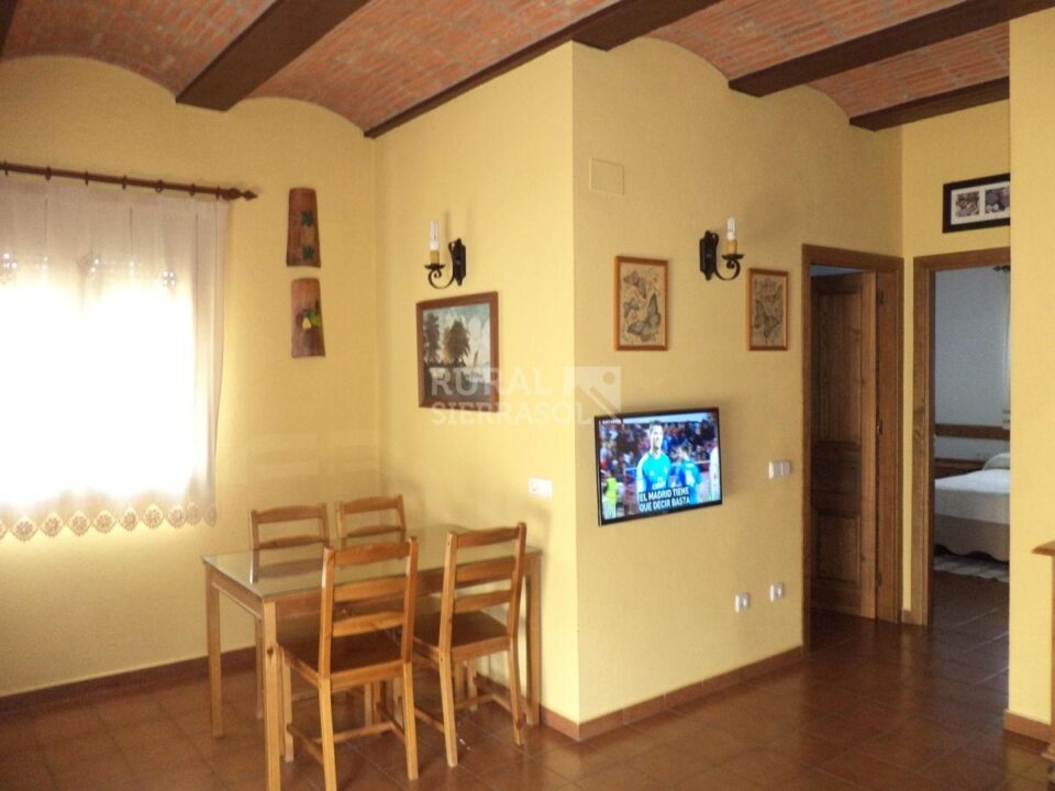 Hermoso Apartamento Rural en Torrejón El Rubio, con piscina y aire acondicionado - Imagen 28
