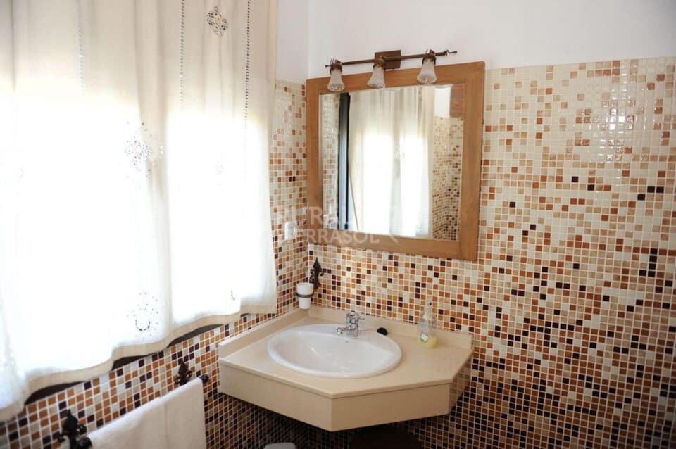 Hermoso Apartamento Rural en Torrejón El Rubio, con piscina y aire acondicionado - Imagen 32