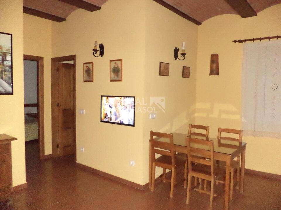 Hermoso Apartamento Rural en Torrejón El Rubio, con piscina y aire acondicionado - Imagen 37