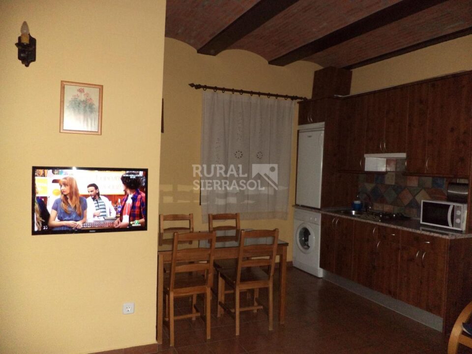 Hermoso Apartamento Rural en Torrejón El Rubio, con piscina y aire acondicionado - Imagen 38