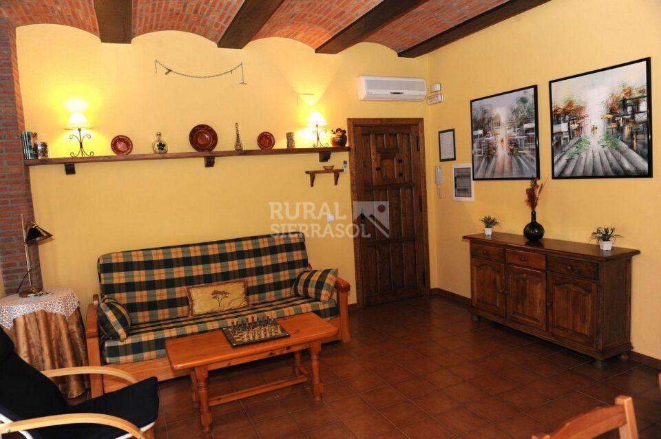 Hermoso Apartamento Rural en Torrejón El Rubio, con piscina y aire acondicionado - Imagen 39