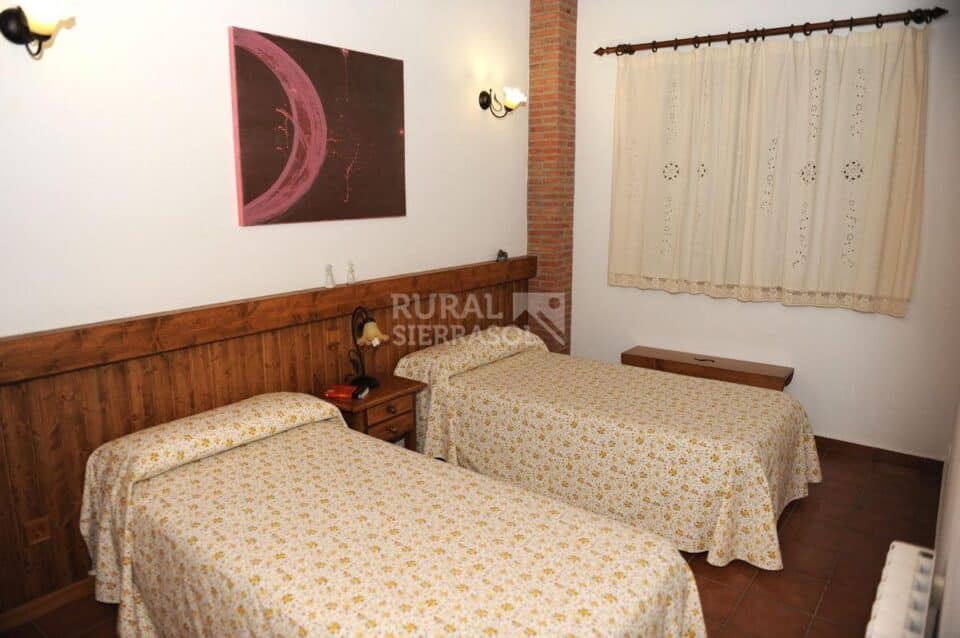 Hermoso Apartamento Rural en Torrejón El Rubio, con piscina y aire acondicionado - Imagen 40