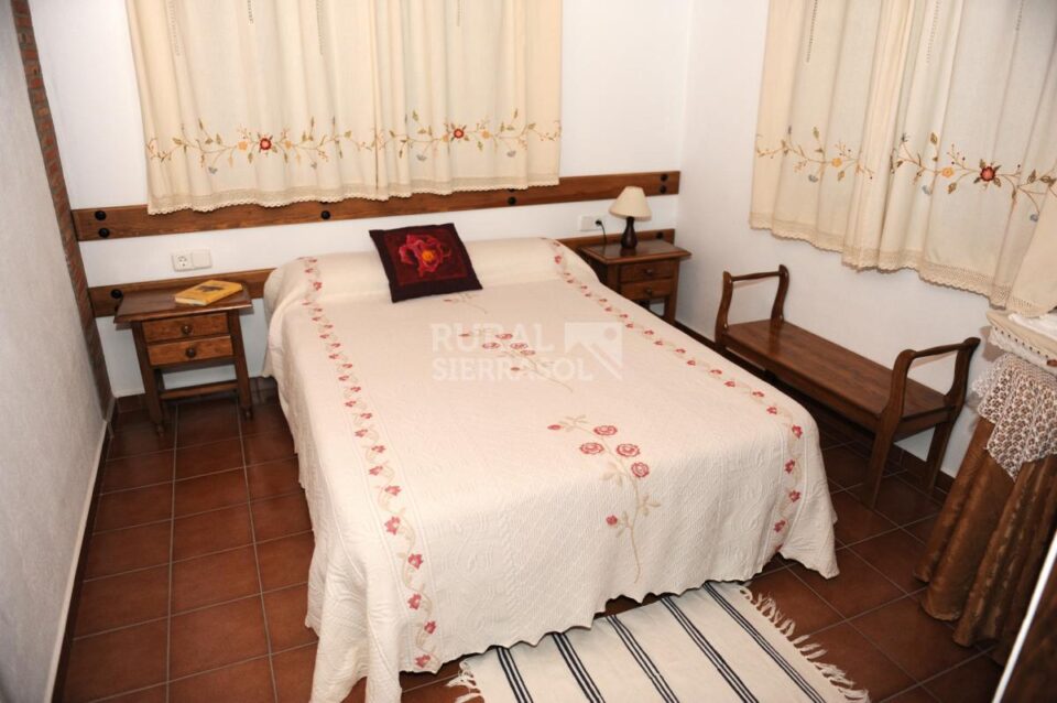 Hermoso Apartamento Rural en Torrejón El Rubio, con piscina y aire acondicionado - Imagen 53