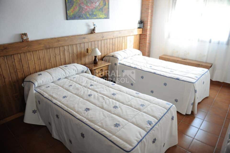 Hermoso Apartamento Rural en Torrejón El Rubio, con piscina y aire acondicionado - Imagen 54