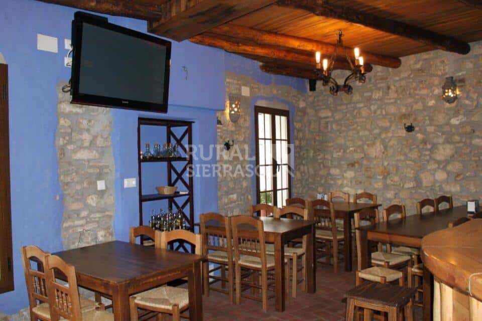Acogedor Apartamento Rural en Ubrique con chimenea, wi-fi y columna hidromasaje - Imagen 18