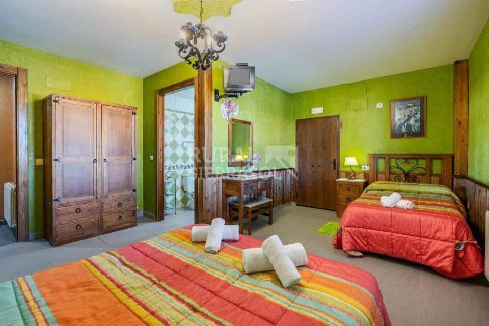 Magnífica Casa Rural en Cogollos de Guadix, con piscina, barbacoa y wi-fi - Imagen 19