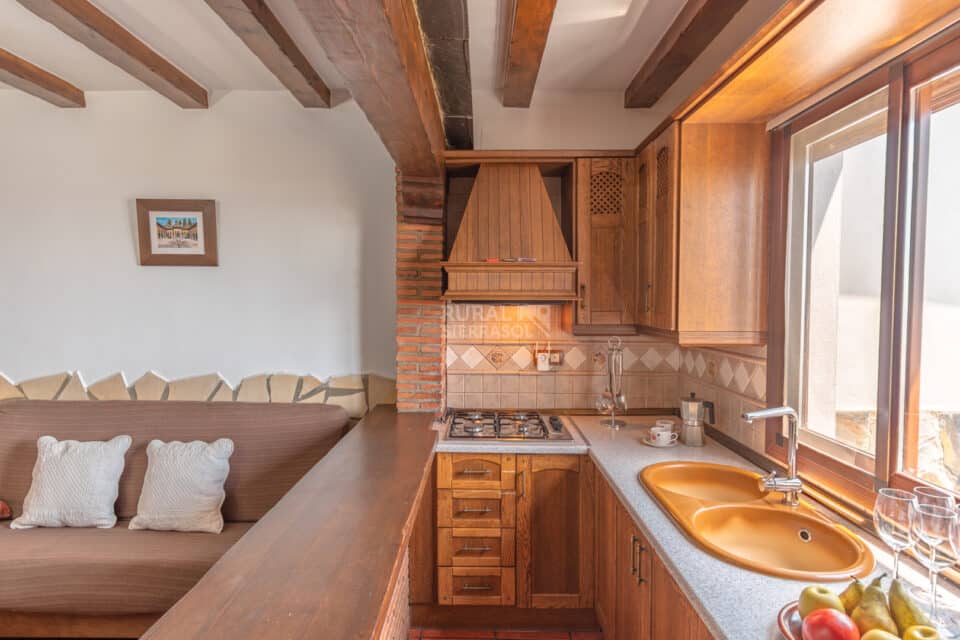 Acogedor Alojamiento Rural en Alpujarra de La Sierra, con piscina y cabina hidromasaje - Imagen 19