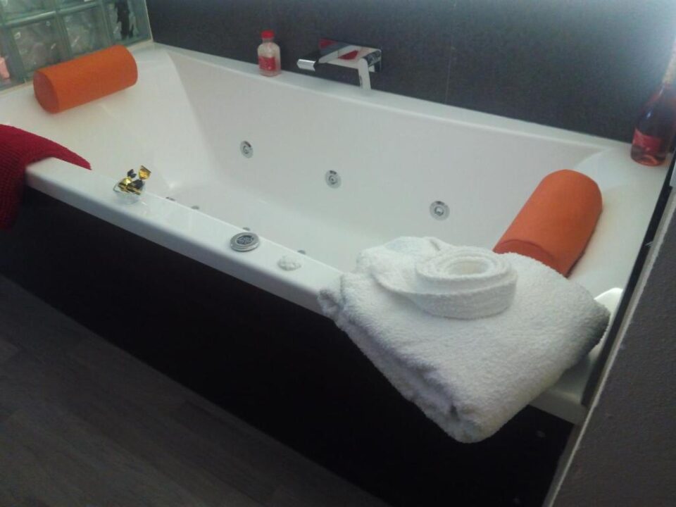 Encantadora Casa Rural en Ubrique, con jacuzzi - Imagen 2