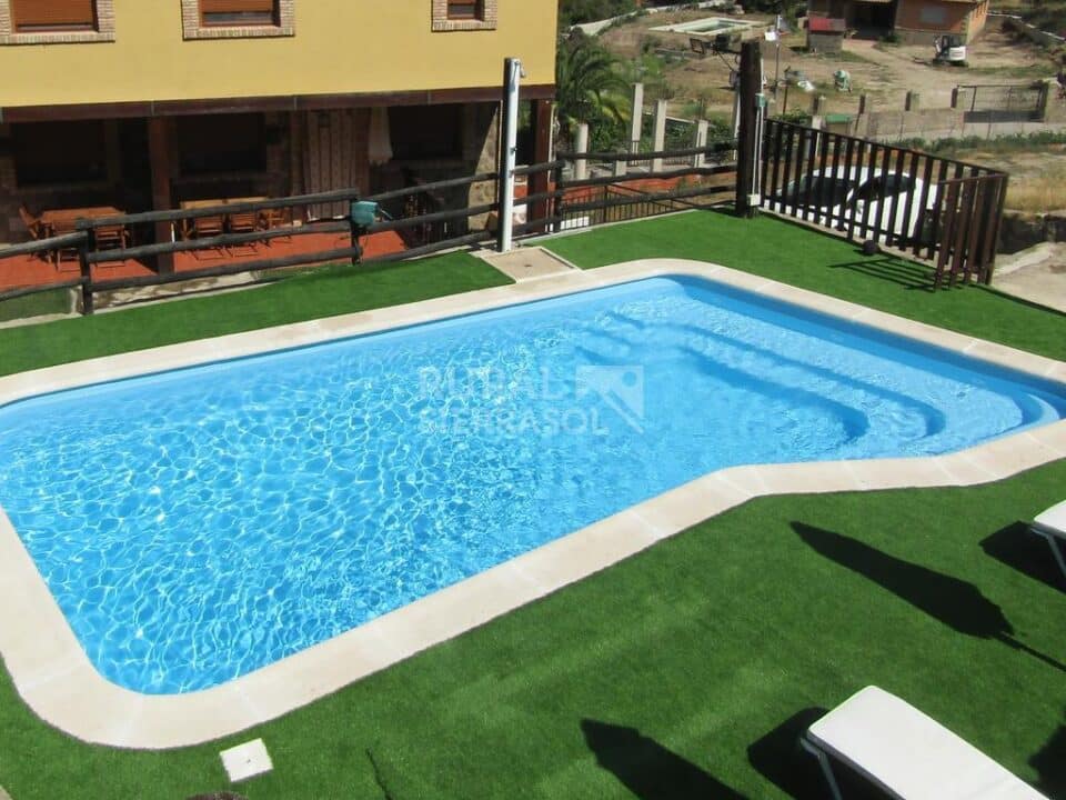 Acogedora Casa Rural en Casas del Monte, con piscina - Imagen 2