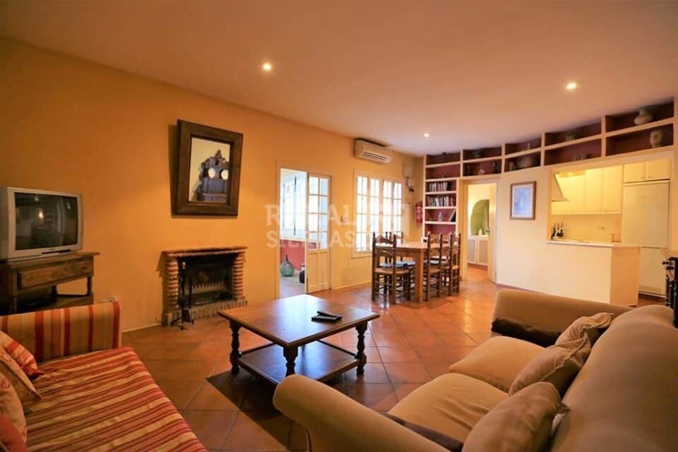 Majestuosa Casa Rural en Cazalla de la Sierra, con barbacoa, chimenea y wifi - Imagen 2
