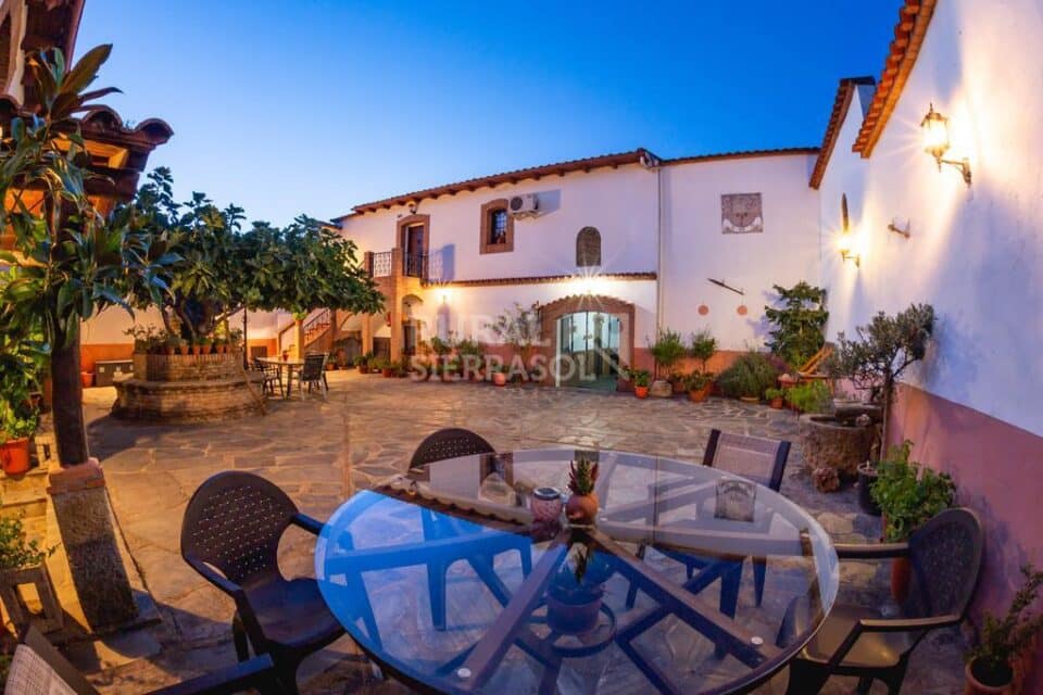 Conjunto Rural con piscina, en Malpartida de Plasencia - Imagen 2
