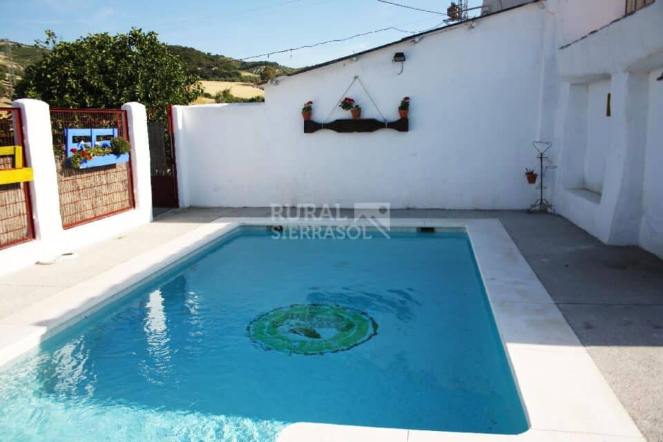 Centenaria Casa Rural en plena naturaleza, con piscina, chimenea y barbacoa - Imagen 2