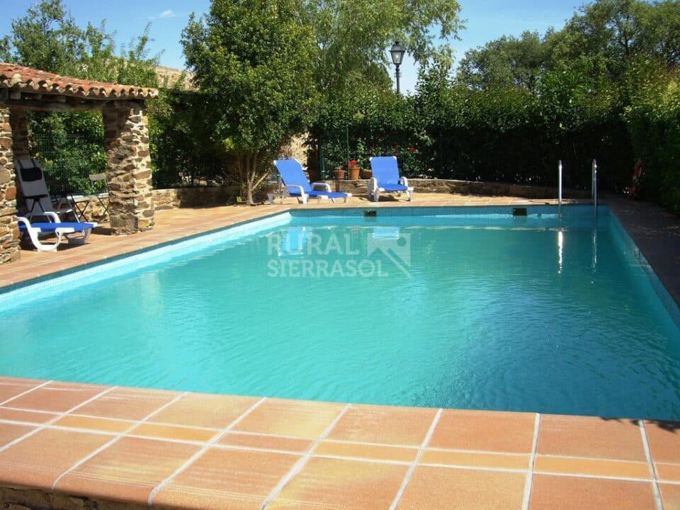 Estupenda Casa Rural en Valencia de Alcántara, con piscina y wifi - Imagen 2