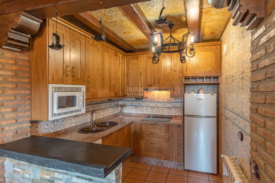 Acogedor Alojamiento Rural en Alpujarra de La Sierra, con piscina y cabina hidromasaje - Imagen 22