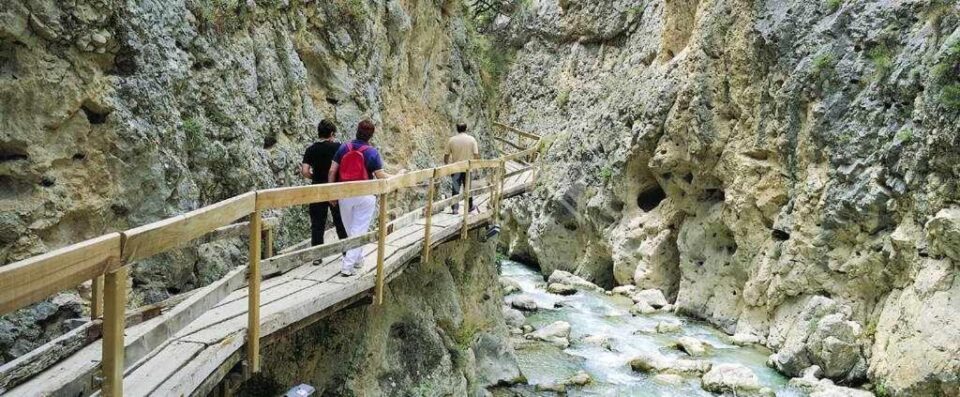 Acogedora Casa Cueva en Galera, cerca del Parque Narural Sierra de Castril - Imagen 17