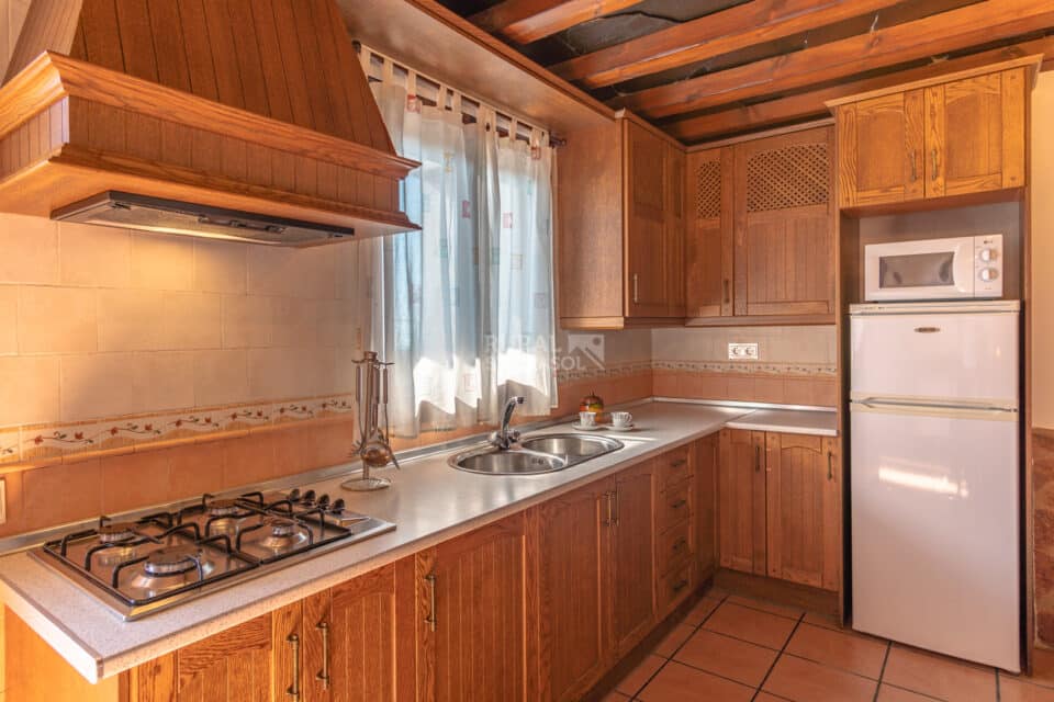 Acogedor Alojamiento Rural en Alpujarra de La Sierra, con piscina y cabina hidromasaje - Imagen 25