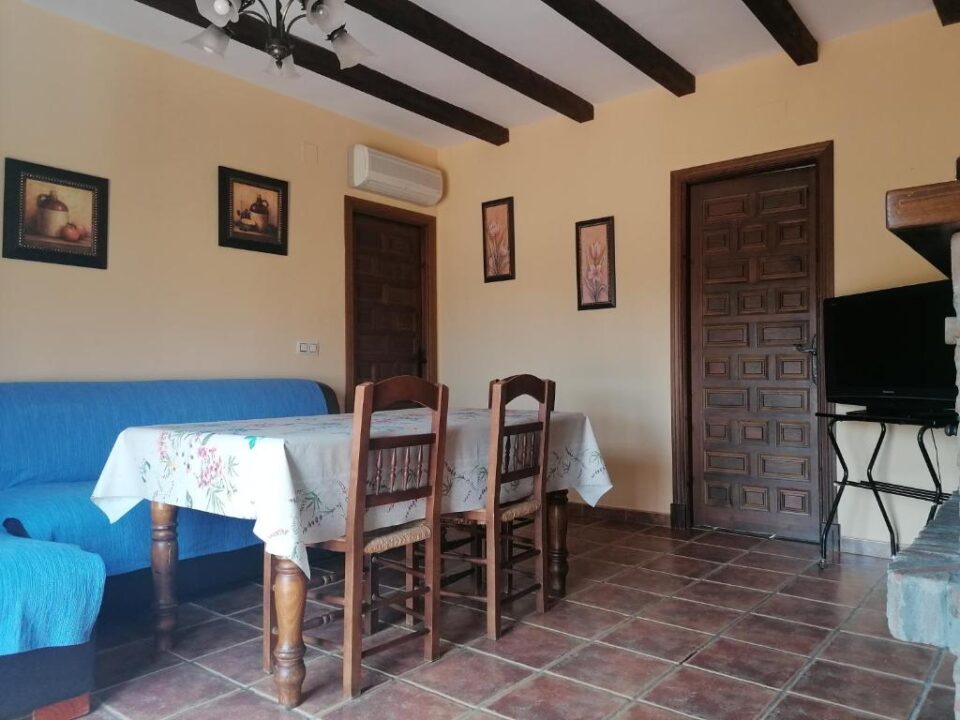 Casa rural a 300 metros de la playa artificial en Zahara de la Sierra - Imagen 3