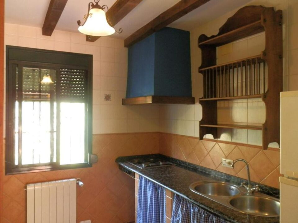 Casa rural a 300 metros de la playa artificial en Zahara de la Sierra - Imagen 17