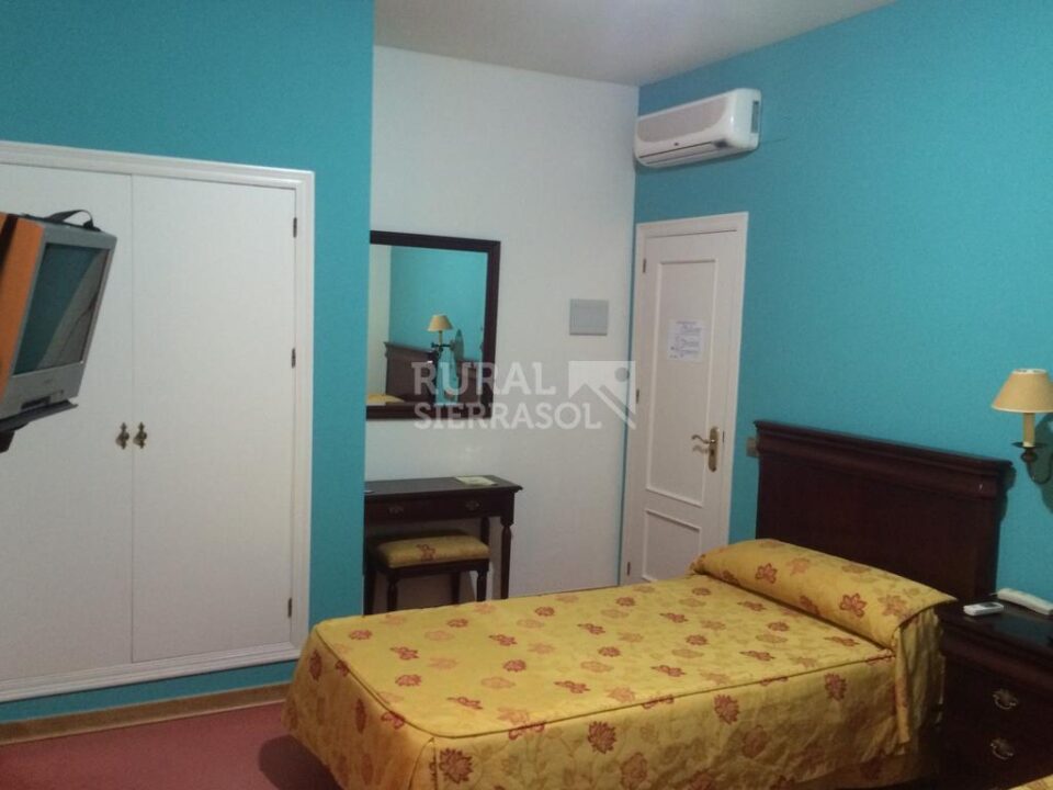 Hotel en Morón de la Frontera, con aire acondicionado y wifi - Imagen 22