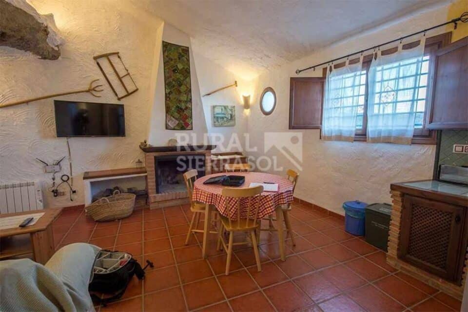 Coqueta Casa Cueva en Galera, con chimenea y barbacoa - Imagen 3