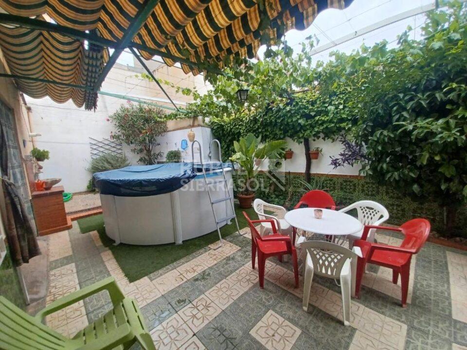 Acogedora Casa Rural en La Zubia, con chimenea y barbacoa - Imagen 3