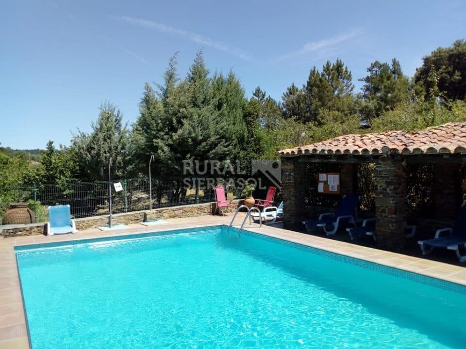Preciosa Casa Rural en Valencia de Alcántara, con piscina aire acondicionado y wifi - Imagen 3