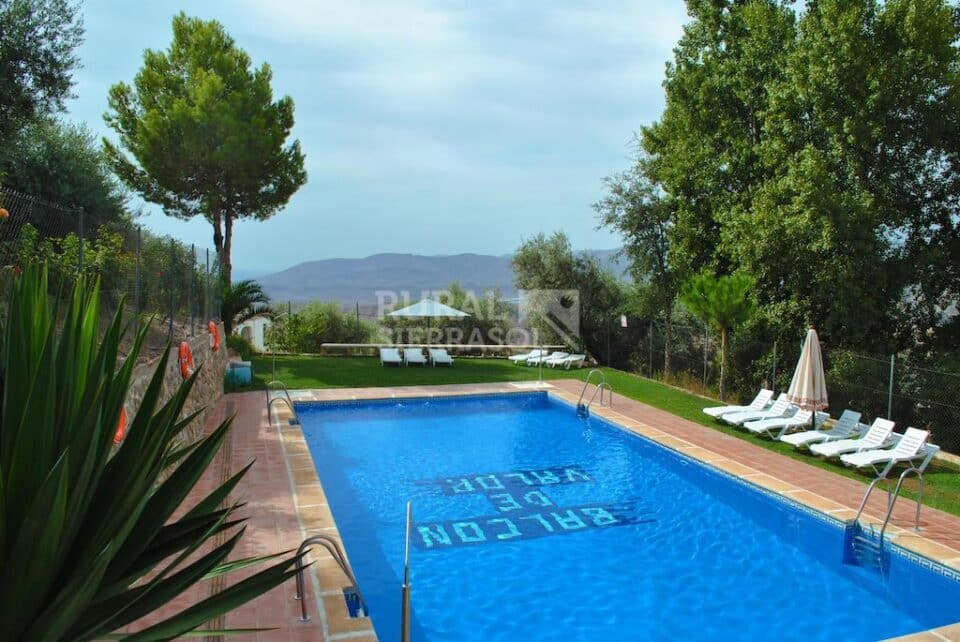 Acogedora Casa Rural en Válor, con bañera hidromasaje, barbacoa y piscina - Imagen 3