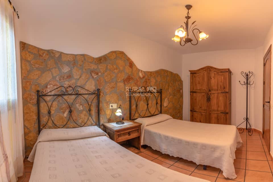 Acogedor Alojamiento Rural en Alpujarra de La Sierra, con piscina y cabina hidromasaje - Imagen 30