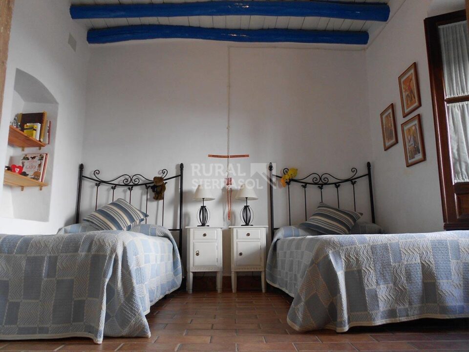 Confortable Casa Rural en El Real de La Jara, con piscina y barbacoa - Imagen 37