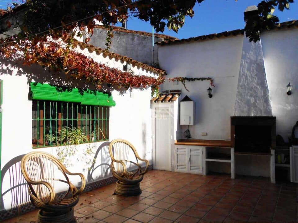 Confortable Casa Rural en El Real de La Jara, con piscina y barbacoa - Imagen 46