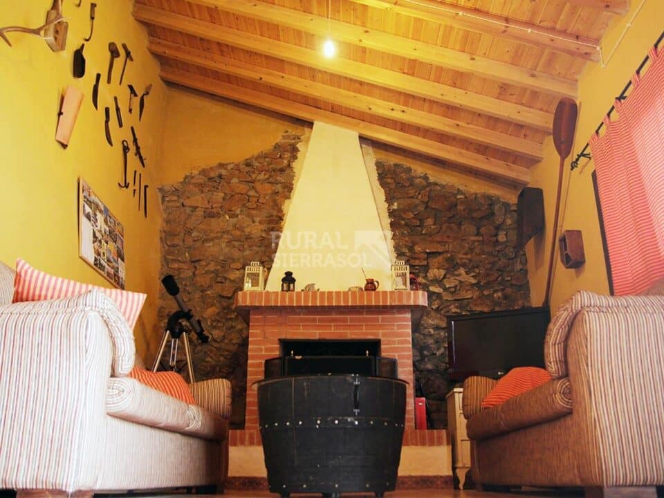 Confortable Casa Rural en El Real de La Jara, con piscina y barbacoa - Imagen 47