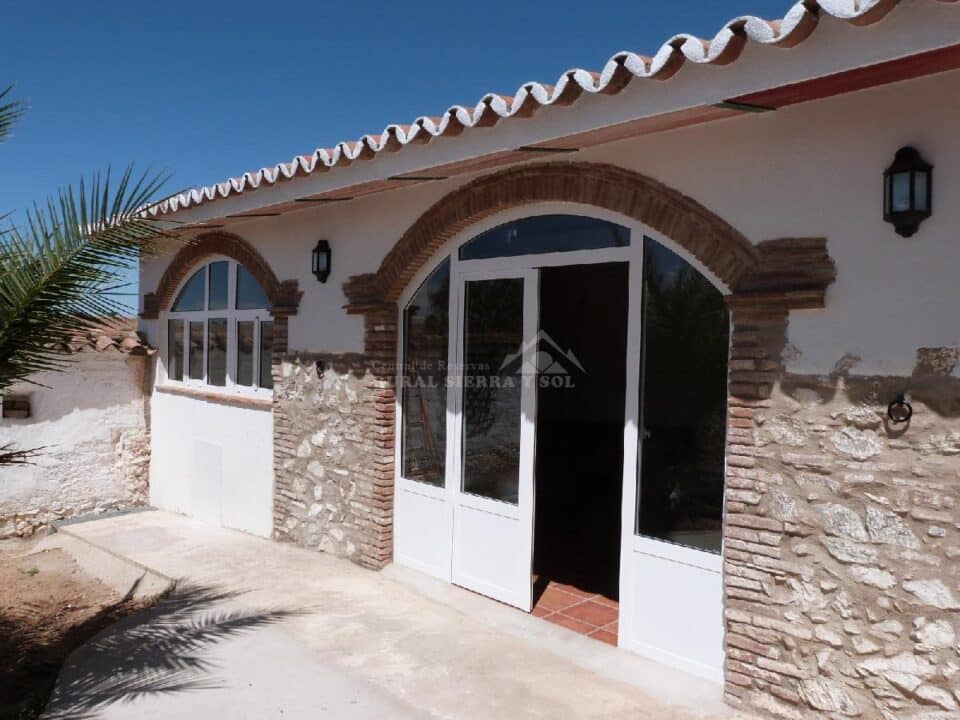 Cortijo con chimenea y barbacoa, en Azuaga - Imagen 43
