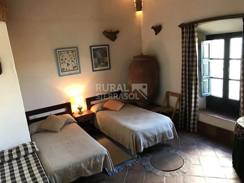 Cortijo con chimenea y barbacoa, en Azuaga - Imagen 21