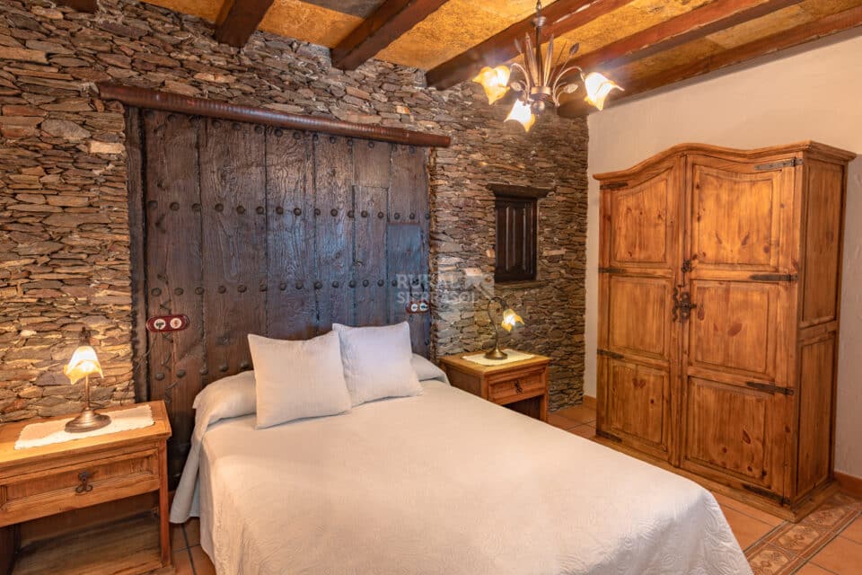Acogedor Alojamiento Rural en Alpujarra de La Sierra, con piscina y cabina hidromasaje - Imagen 32
