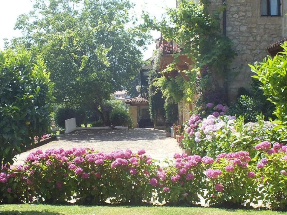 Hosteria El Pomar - Imagen 19
