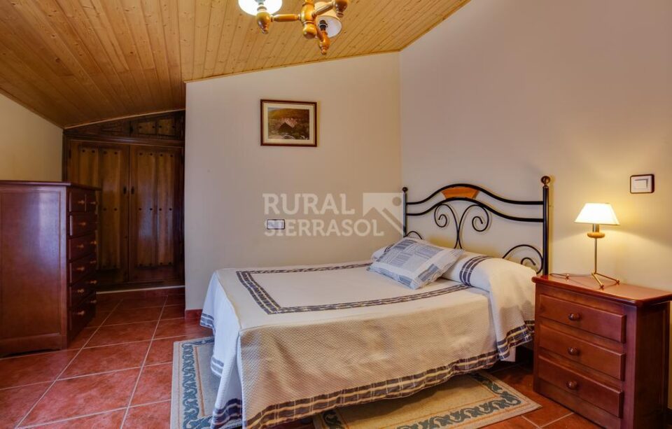 Casa Rural con barbacoa y aire acondicionado, en Ovejuela - Imagen 15