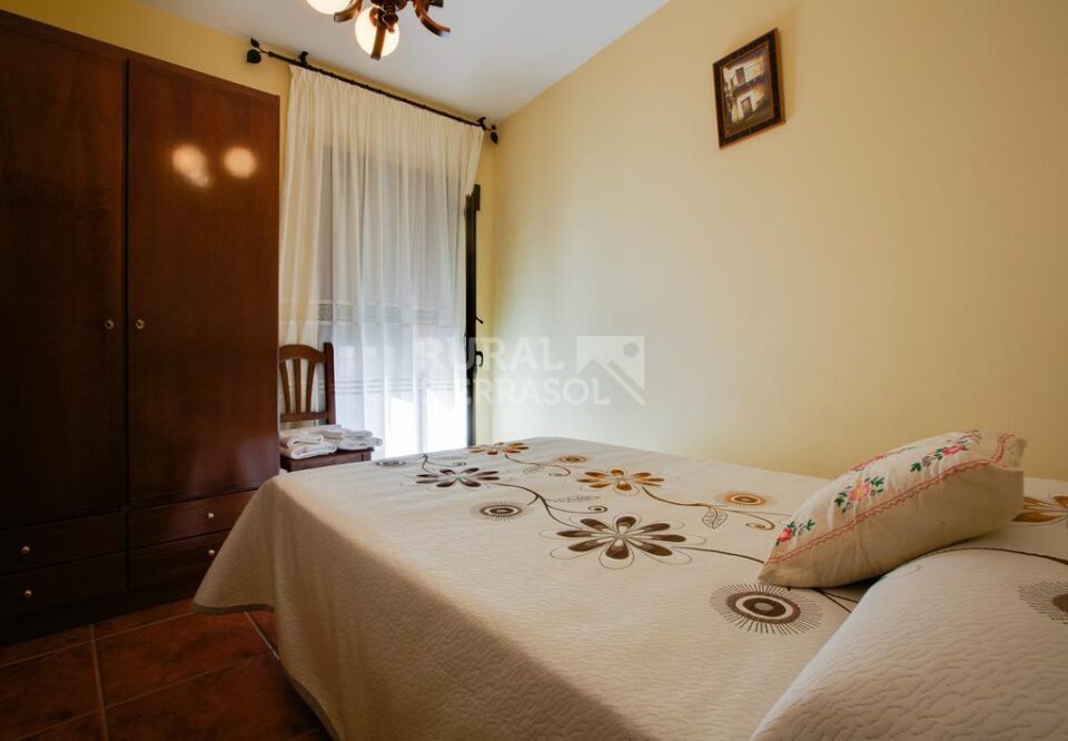 Casa Rural con barbacoa y aire acondicionado, en Ovejuela - Imagen 18