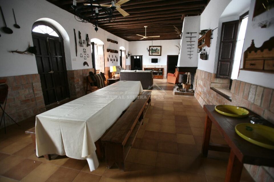 Cortijo Andaluz en Villanueva del Río y Minas, con piscina y barbacoa - Imagen 3