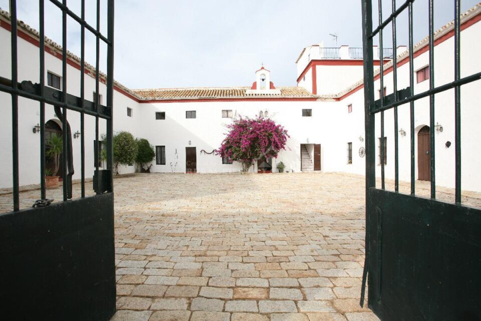 Cortijo Andaluz en Villanueva del Río y Minas, con piscina y barbacoa - Imagen 13