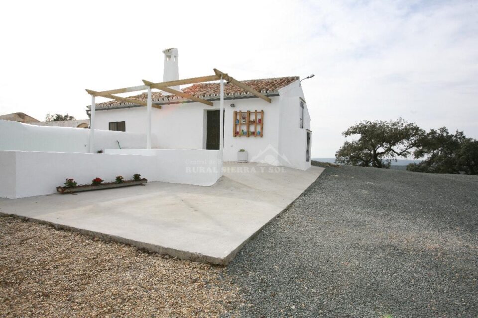 Acogedora Casa Rural en Villanueva del Río y Minas, con piscina - Imagen 5