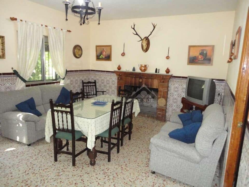 Maravillosa Casa Rural en Ubrique con piscina, chimenea y barbacoa - Imagen 2