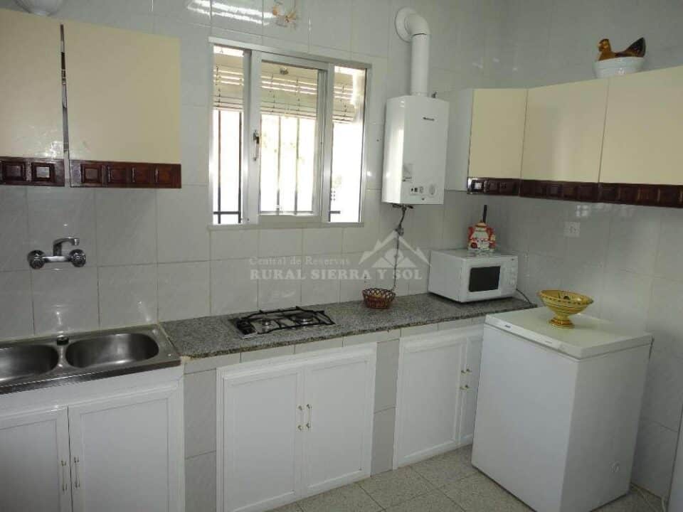 Maravillosa Casa Rural en Ubrique con piscina, chimenea y barbacoa - Imagen 5