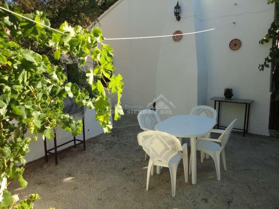 Maravillosa Casa Rural en Ubrique con piscina, chimenea y barbacoa - Imagen 10