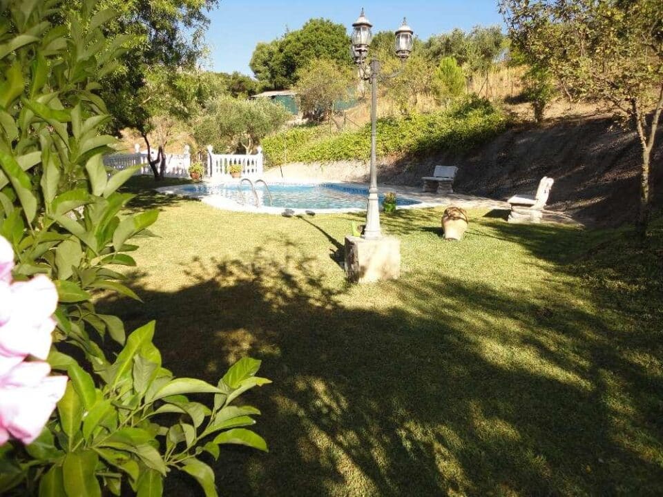 Maravillosa Casa Rural en Ubrique con piscina, chimenea y barbacoa - Imagen 15