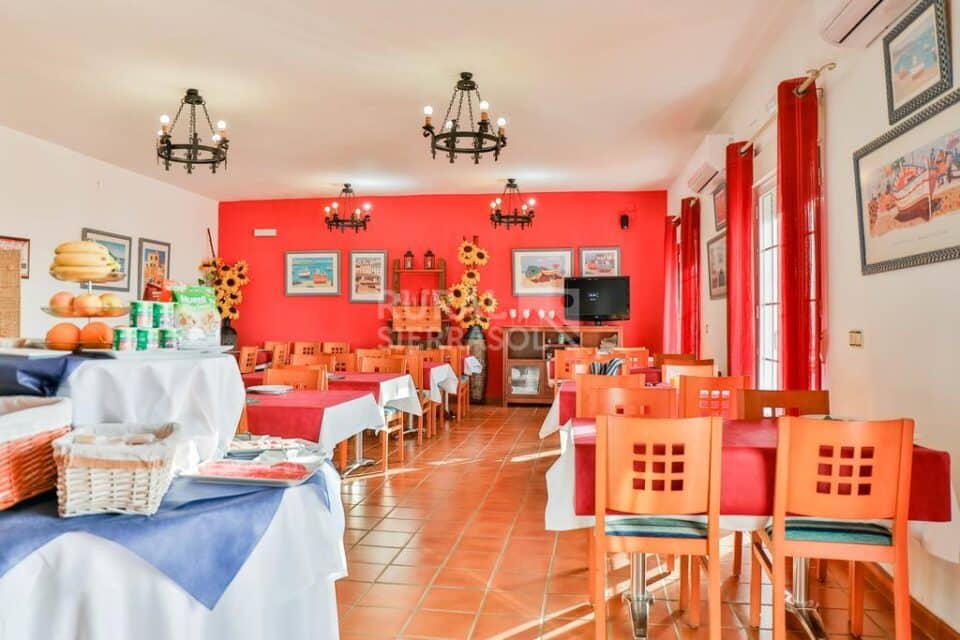 Complejo Rural en el Parque Natural de la Sierra de Aracena y Picos de Aroche, con piscina y restaurante - Imagen 73