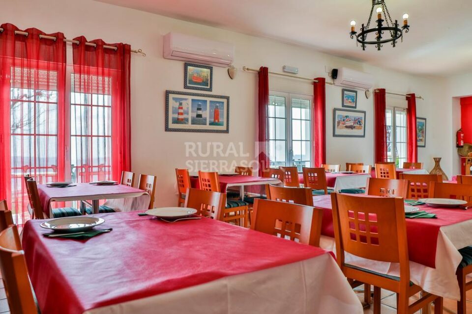 Complejo Rural en el Parque Natural de la Sierra de Aracena y Picos de Aroche, con piscina y restaurante - Imagen 83